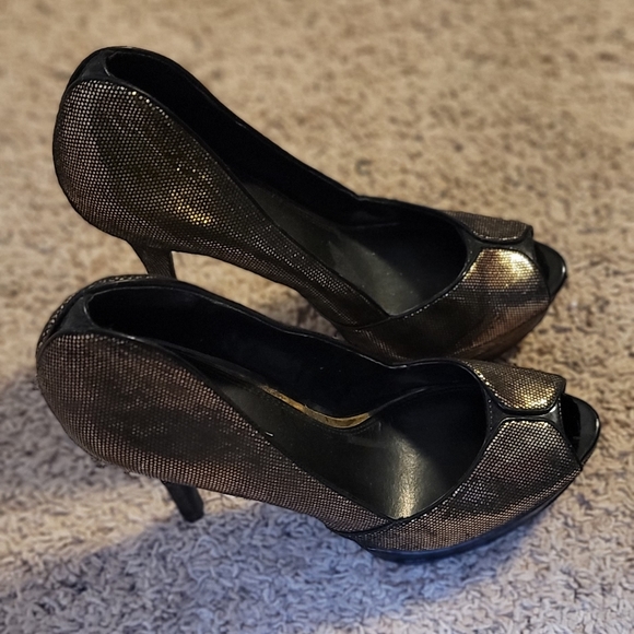 Jessica Simpson Peep Toe Pumps - Picture 3 of 3